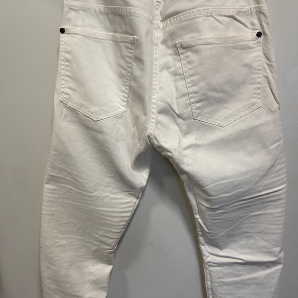 Jean - Picture 10 of 11